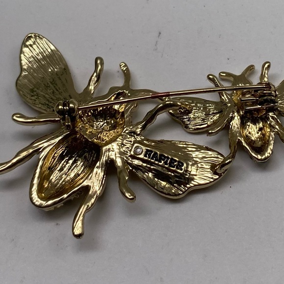Napier Classic Gold Tone Yellow Bumble Bee Brooch Pin - Picture 3 of 3
